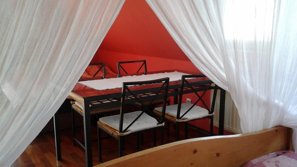 Hôtel Kincses Vendeghaz à Balatongyörök Extérieur photo