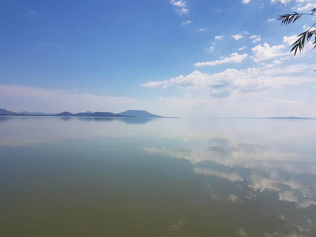 Hôtel Kincses Vendeghaz à Balatongyörök Extérieur photo