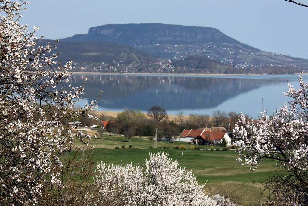 Hôtel Kincses Vendeghaz à Balatongyörök Extérieur photo